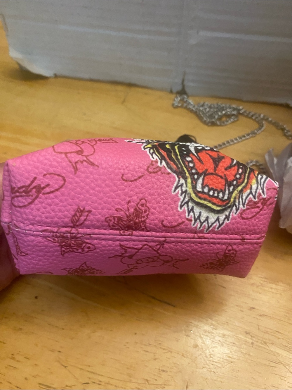 Ed Hardy Tiger pink Kiss-Lock cross body Mini Bag about 5 1/4 x4 x2 1/2 NWT - Picture 7 of 12
